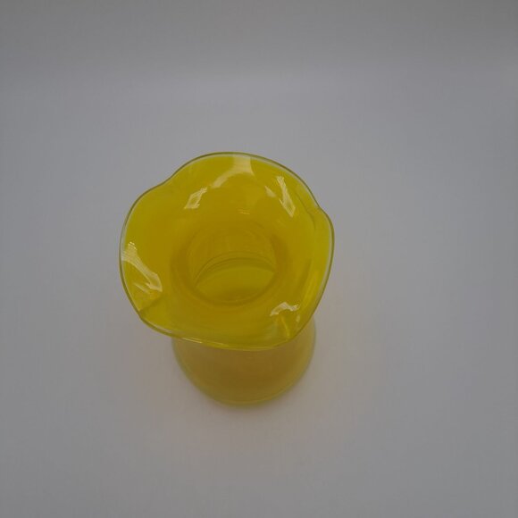 Vintage Yellow Blown Glass Vase With Ruffled Edge - Picture 5 of 10